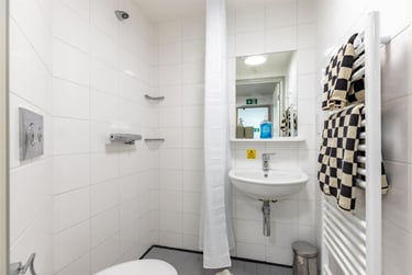 1 bed flat, De Walden Way, City Centre, Bradford, BD71BD - Image 9